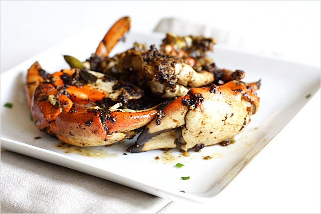 Black Pepper Crab recipe - It’s over-the-top delicious and as good as (if not better than) what you get from restaurants. A must-try. | www.666630.xyz