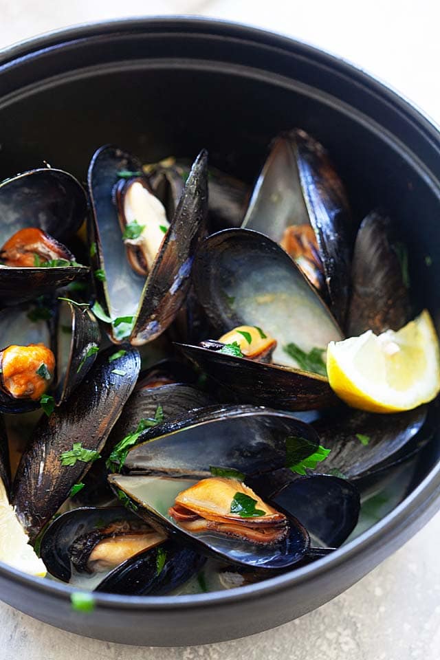 Moules à la Marinière Recipe - French/Belgium-style mussels cooked with white wine, onions, and parsley. | www.666630.xyz