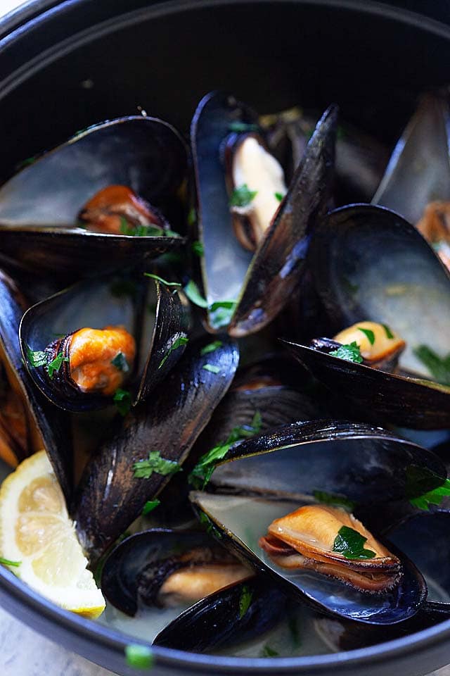 Moules à la Marinière Recipe - French/Belgium-style mussels cooked with white wine, onions, and parsley. | www.666630.xyz