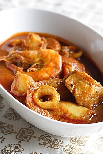 Seafood Curry Recipe (Malaysian Indian-Style):  The cooking style originated from the southern part of India, but had since been localized to a Malaysian taste. | www.666630.xyz