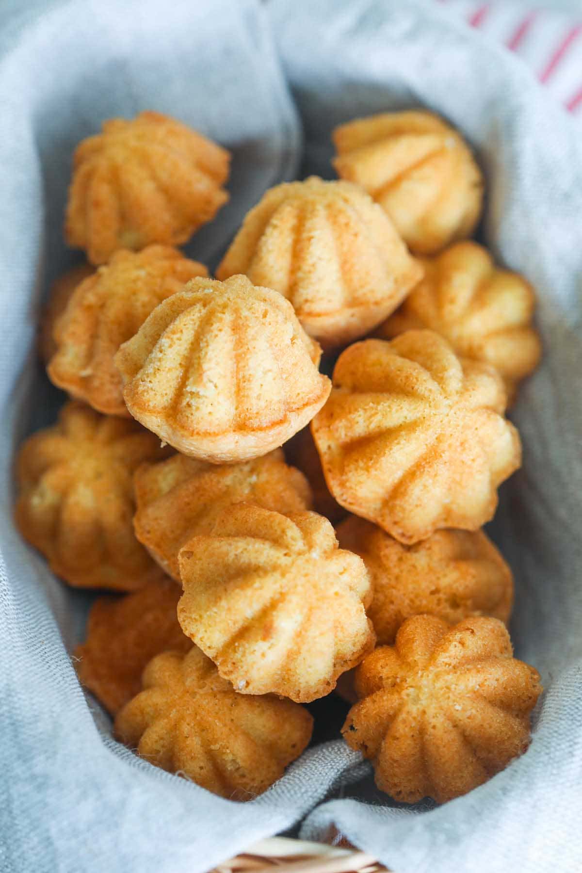 Kuih bahulu in a tray.