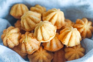 Kuih Bahulu