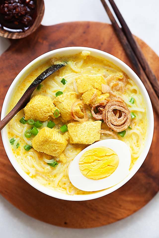 Soto ayam, ready to serve.