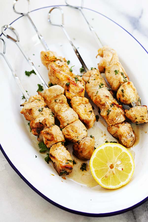 Chicken kebab grill with chicken kebab marinade of olive oil, lemon juice, paprika, garlic and cumin.