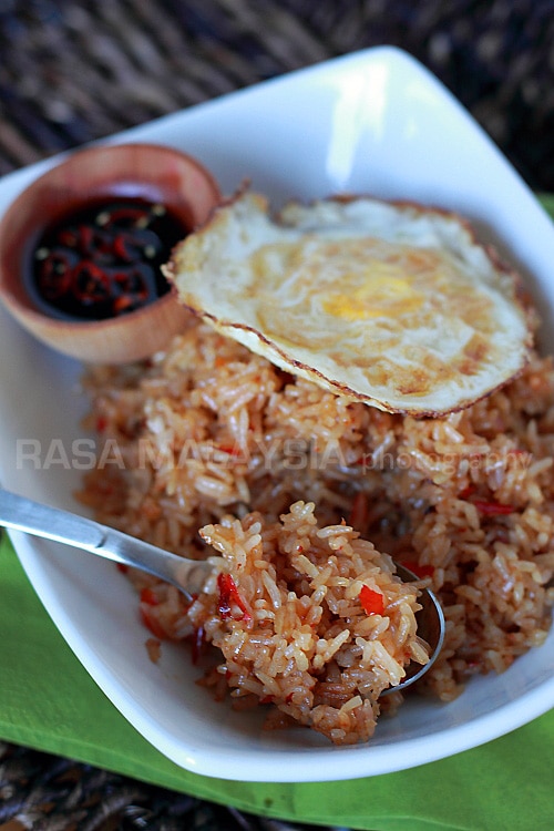 Nasi goreng/fried rice is a popular dish in Southeast Asia. This recipe is an Indonesian version of fried rice served with fried egg. | www.666630.xyz