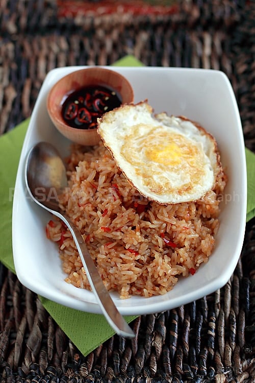 Nasi goreng/fried rice is a popular dish in Southeast Asia. This recipe is an Indonesian version of fried rice served with fried egg. | www.666630.xyz