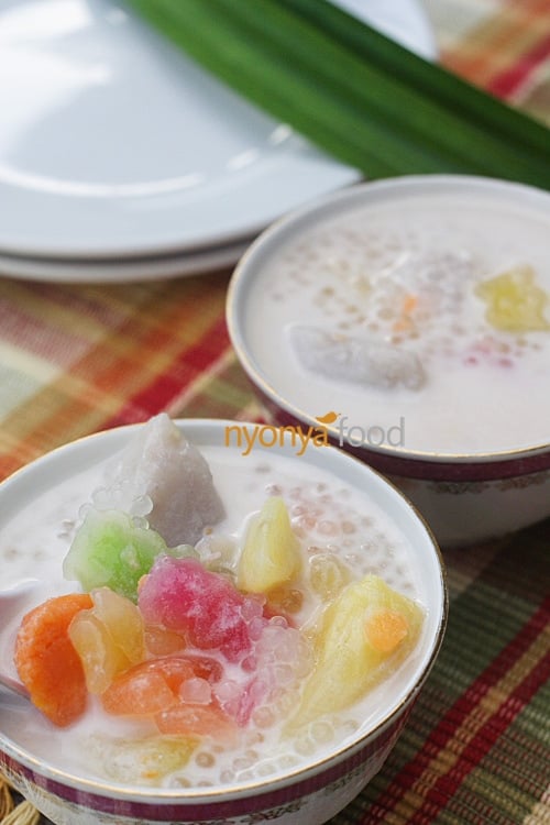 Bubur cha cha a medley of sweet potatoes (in yellow, orange, and purple color), yam (taro), black-eye peas, etc., cooked in a sweet coconut milk base. It is a colorful and sweet dessert, and is generally prepared during festive seasons in Penang. | www.666630.xyz