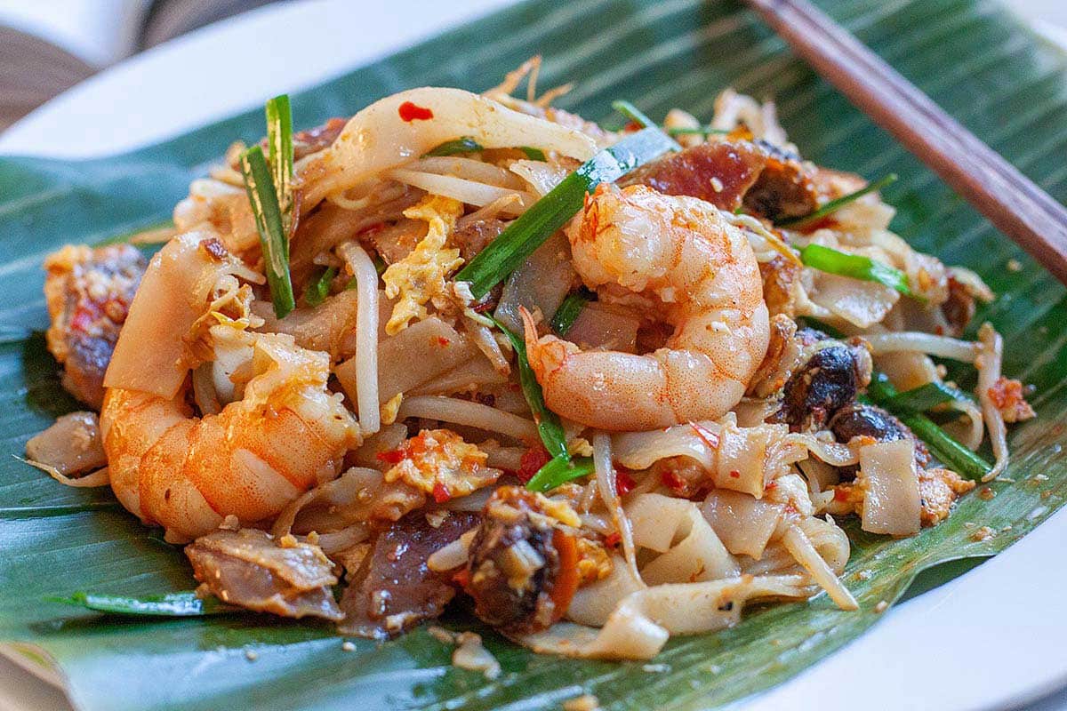 Authentic Penang Char Kuey Teow with step-by-step recipe guide. Char Kuey Teow is a famous Penang hawker food. The best Char Kuey Teow recipe on the web. | www.666630.xyz