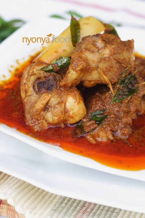 Chicken curry is made with bone-in chicken traditionally, and curry leaves are used to infuse the chicken curry with the intense fragrance of the curry leaves. | www.666630.xyz