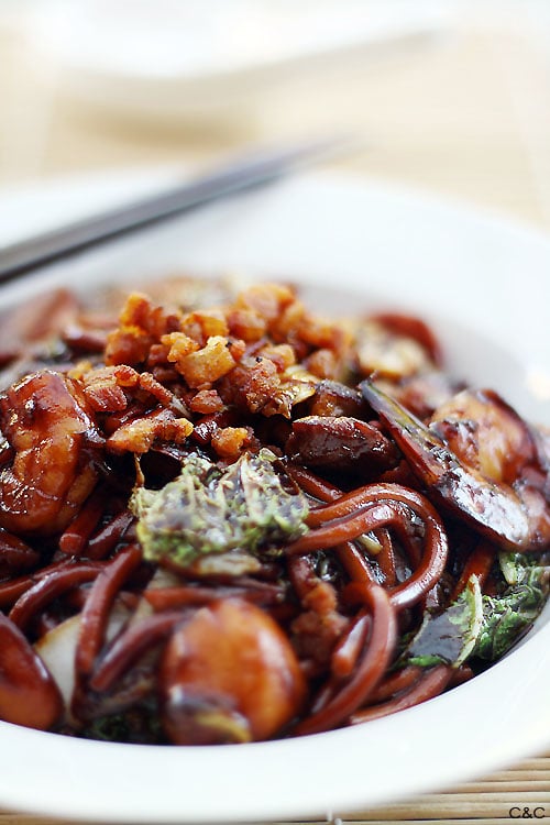 The best KL Hokkien mee recipe with pork lard, shrimp and pork. 