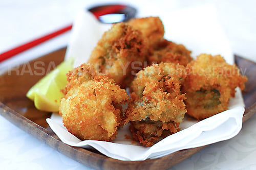 Fried Oysters with Panko (Kaki Furai/Kaki Fry) recipe - Everyone loves panko, or Japanese bread crumb, that gives fried foods an airy, light, and super crispy coating. | www.666630.xyz