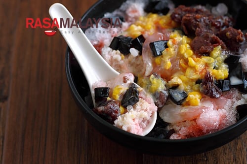 Ice Kacang/ABC (Malaysian Shaved Ice) | Easy Asian Recipes at www.666630.xyz | www.666630.xyz