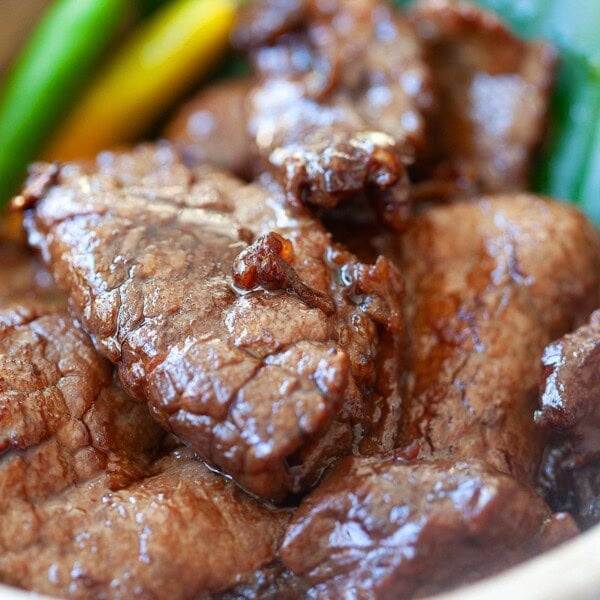 Daging masak kicap served in a bowl.