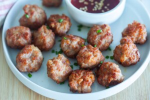 Fried meatballs, ready to serve.