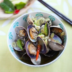 Thai-style Steamed Clams