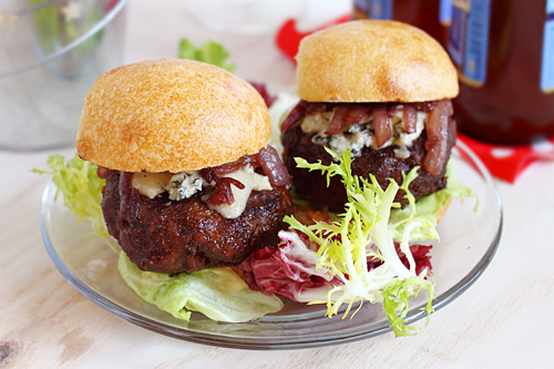 Slap Yo Daddy BBQ Cabernet and Gorgonzola burger sliders made with Cabernet Sauvignon and Italian Gorgonzola cheese.