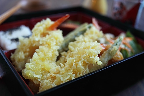 Delicious shrimp tempura ready to serve with vegetable tempura deep fried in this tempura batter.