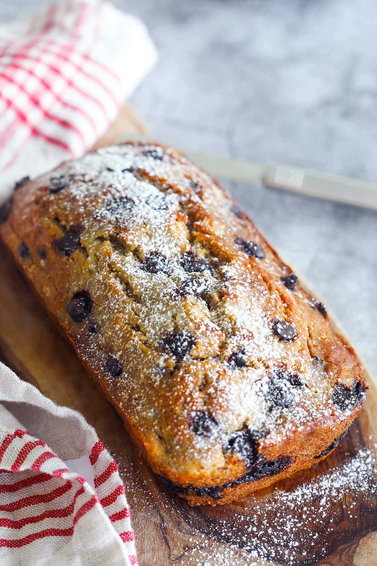 Chocolate chip banana bread recipe made with flour, bananas, chocolate chip, sugar and egg.