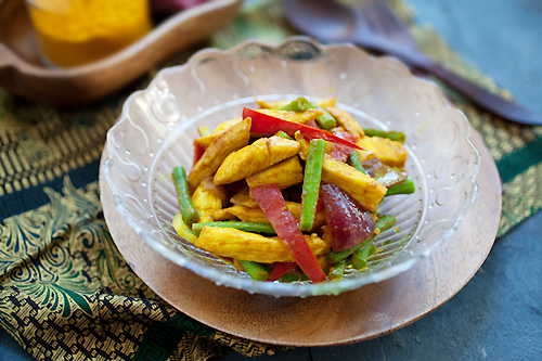 Easy and healthy homemade Malay stir fry chicken (ayam goreng kunyit) marinade with turmeric.