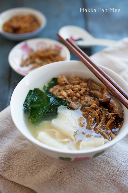 Easy and delicious homemade Malaysian Hakka pan mee made with homemade noodles, anchovy broth, ground pork, veggie and crispy anchovies.