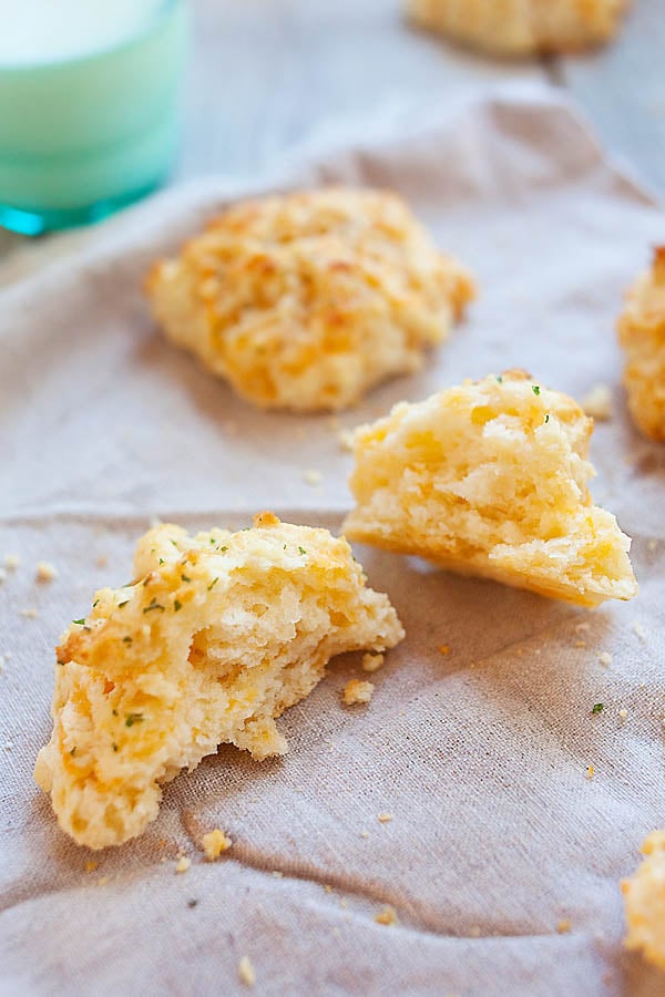 Red lobster cheddar biscuits.