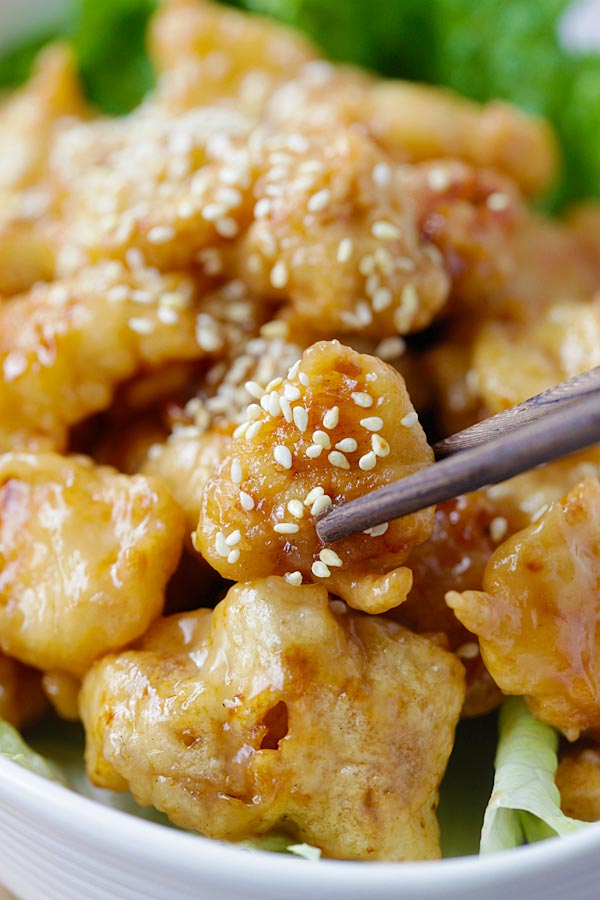 Asian crispy honey and lemon chicken, ready to serve.