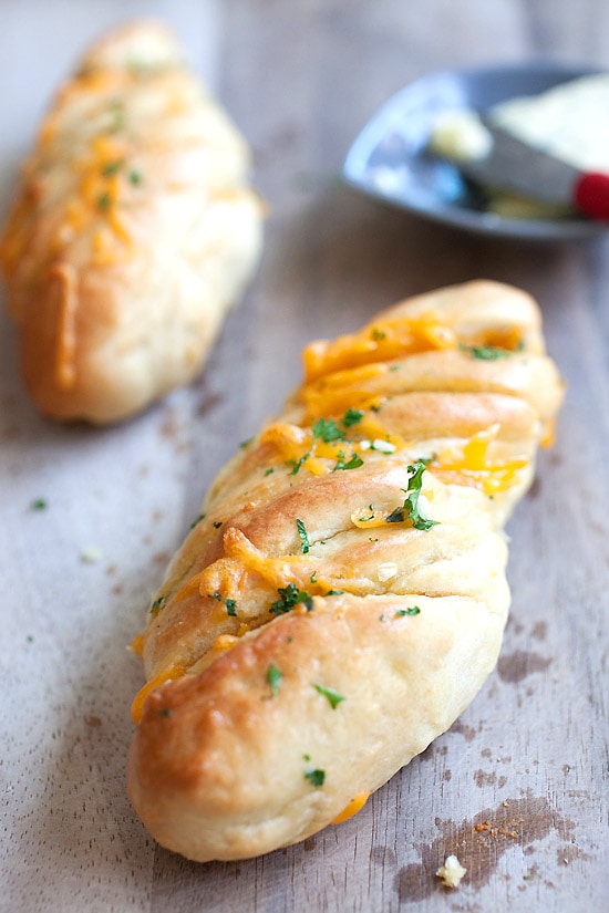 Easy and delicious homemade Hasselback garlic cheesy bread.