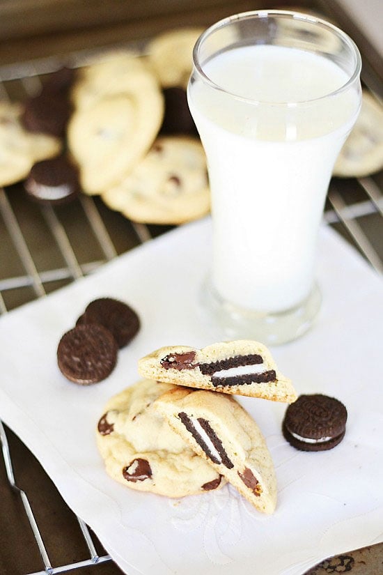 Easy and quick Oreo-stuffed chocolate chip cookies recipe.