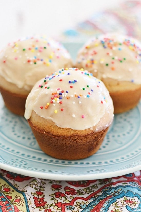 Easy and delicious homemade doughnut, muffins, and glazed with sugar.