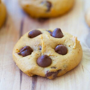 pumpkin chocolate chip cookies