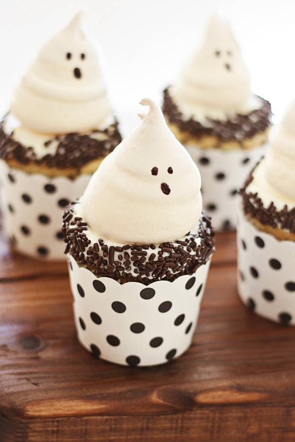 Easy Halloween Ghost Meringue.