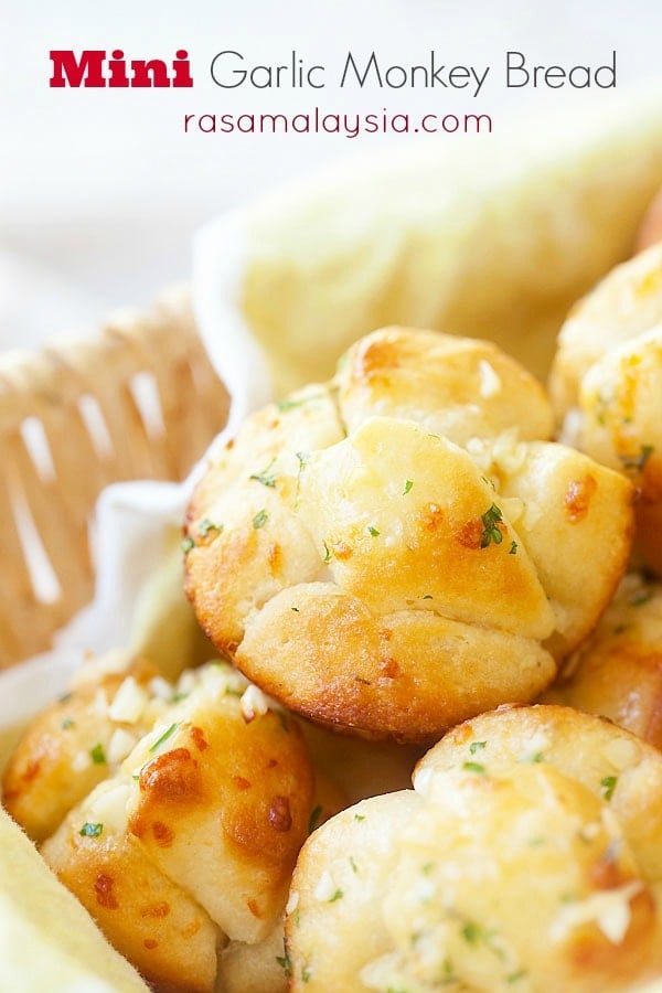 Easy and quick homemade mini garlic monkey bread.