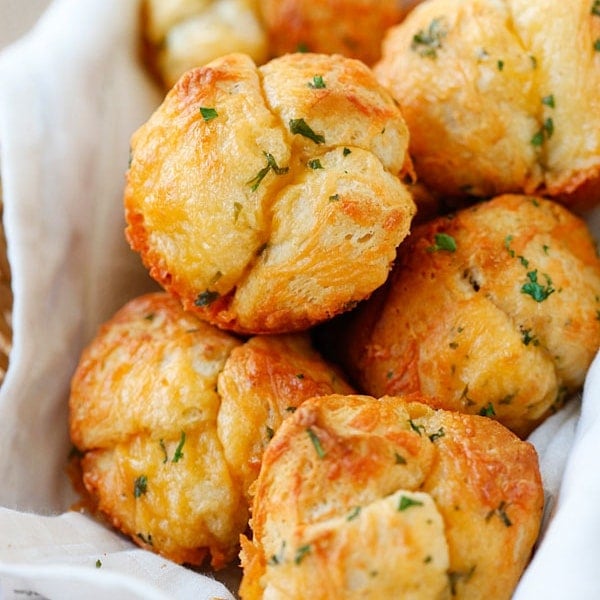 cheesy pull apart rolls