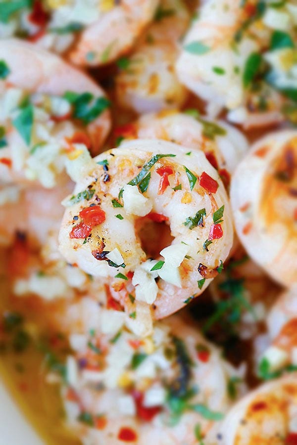 Healthy oven roasted Hawaiian shrimp scampi close up.