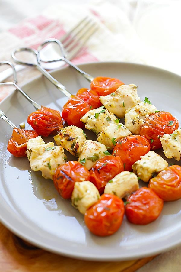 Healthy and easy homemade Greek Chicken Kebab recipe.