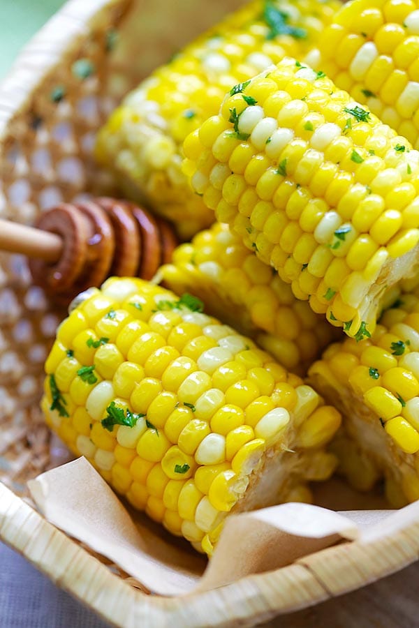 Easy and quick juicy and sweet corns with sticky sweet and buttery honey butter.