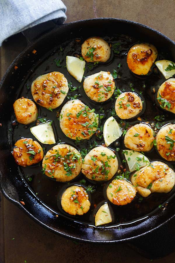 Easy and quick seared scallops with brown butter and honey garlic sauce.