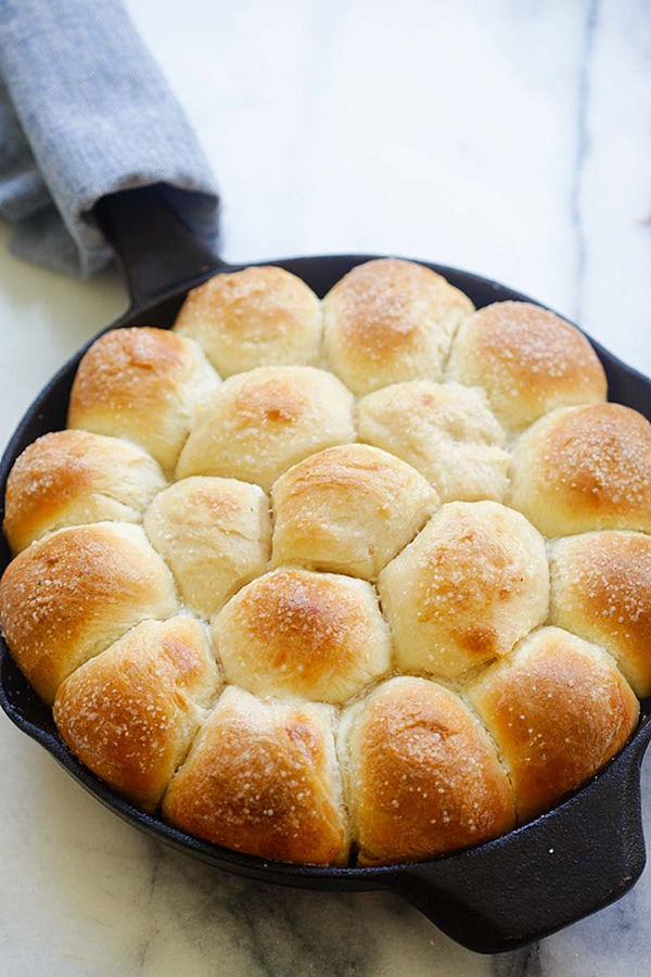 Skillet Dinner Rolls