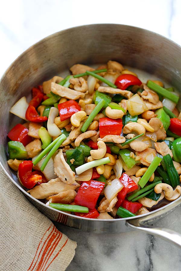 Easy Asian stir-fry cashew nuts chicken in Asian brown sauce.