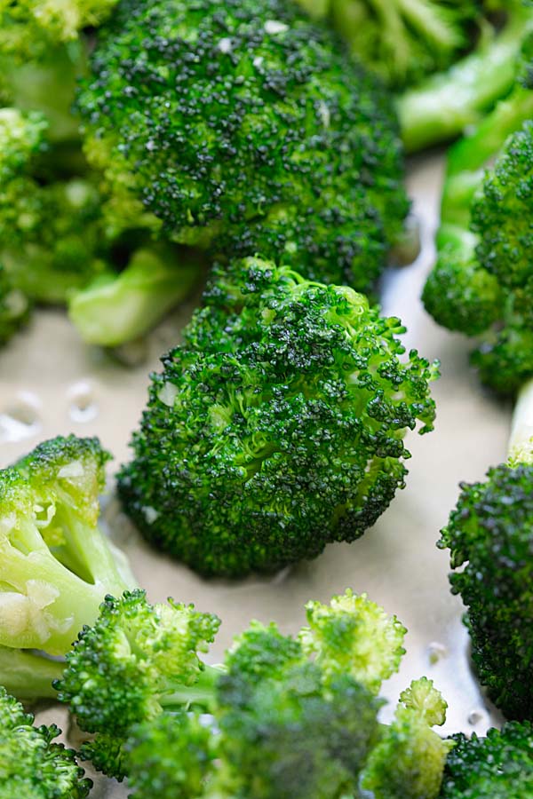 Easy close up brown butter garlic honey roasted broccoli buds.