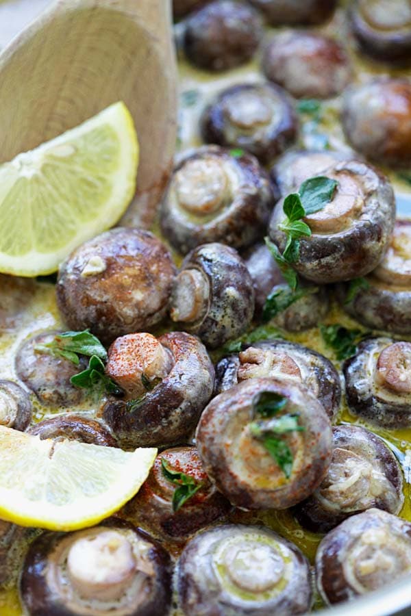 Sauteed one-pot creamy mushroom with lemon and Parmesan cheese.