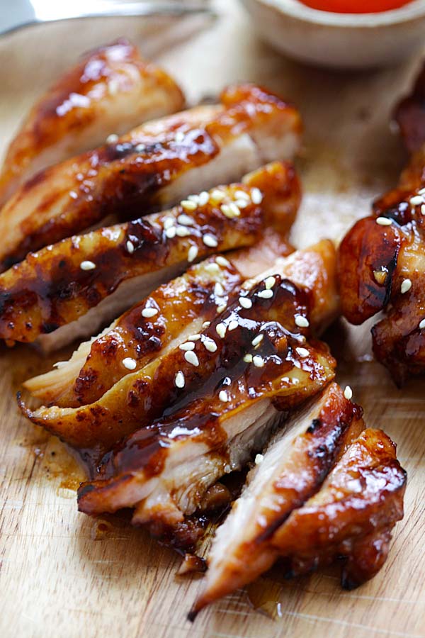 Easy and delicious hoisin sriracha chicken marinated with hoisin sauce, sriracha and honey.