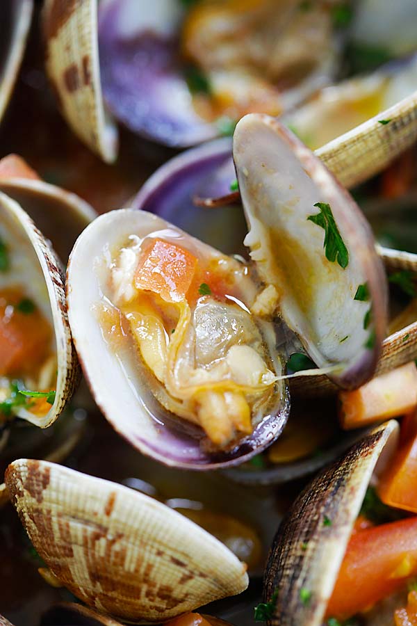 Closed up Italian sauteed clams.