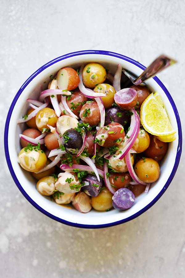 Baby Potatoes Salad with sriracha and mayonnaise salad dressing.