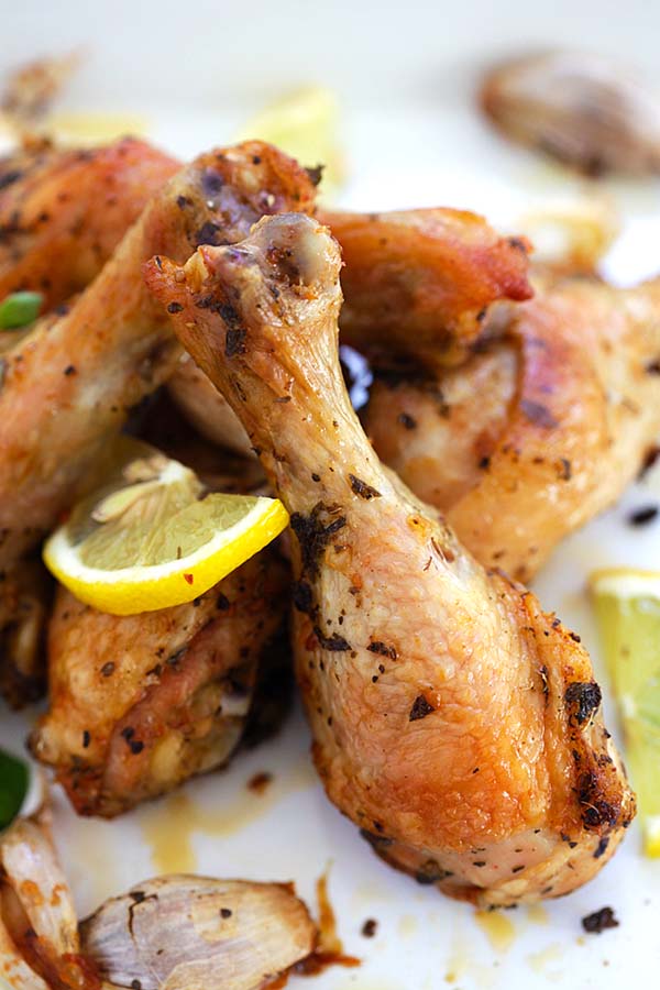 Easy and quick Italian Roasted Chicken marinade with herbs, ready to serve.