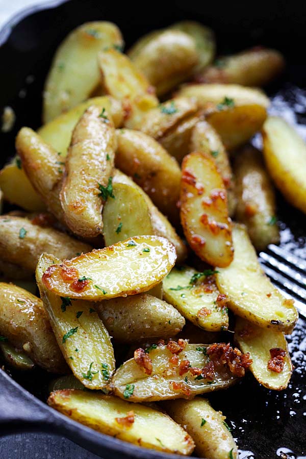 Homemade healthy skillet Garlic Butter Roasted Fingerling Potatoes.