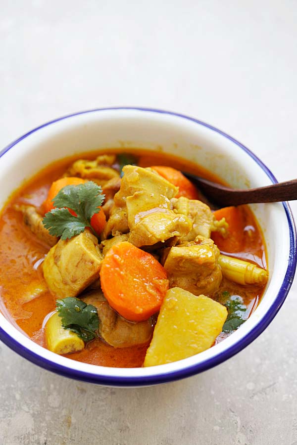 Easy homemade Vietnamese Chicken Curry (Ca Ri Ga) in a bowl.