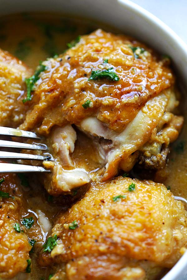 Family favorite tender and juicy Honey Mustard Chicken recipe with creamy and rich Honey Mustard gravy.