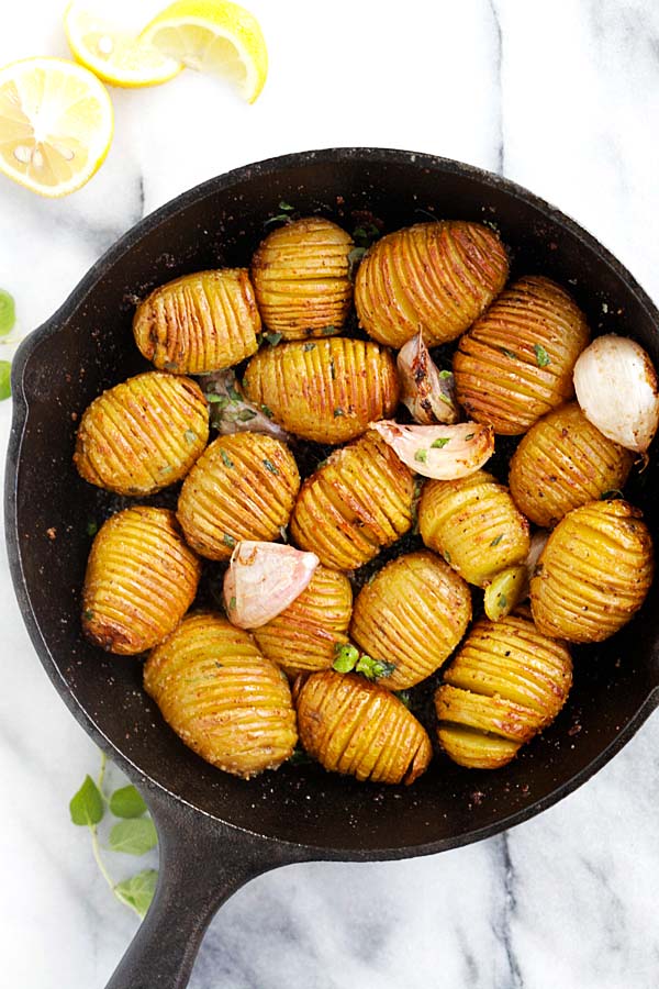 Easy delicious garlic butter hasselback potatoes.