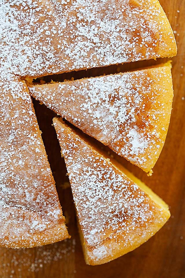 Jiggly Japanese cheesecake with powdered sugar.